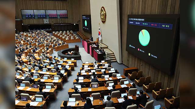 ‘명태균 특검법’ 국회 본회의 통과…“여당 겨냥 악법” “계엄 배경 밝혀야”