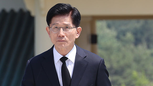 [속보] 김문수, 계엄 관련 첫 공식 사과…<br>“고통받는 국민께 진심으로 죄송”