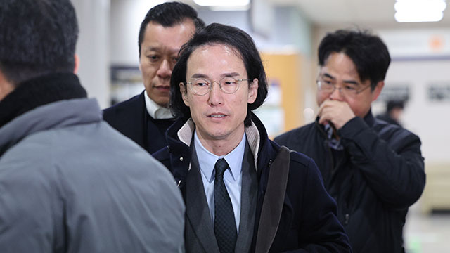 ‘200억대 횡령·배임 혐의’ 조현범 회장 1심 징역 3년…법정구속 기사 이미지