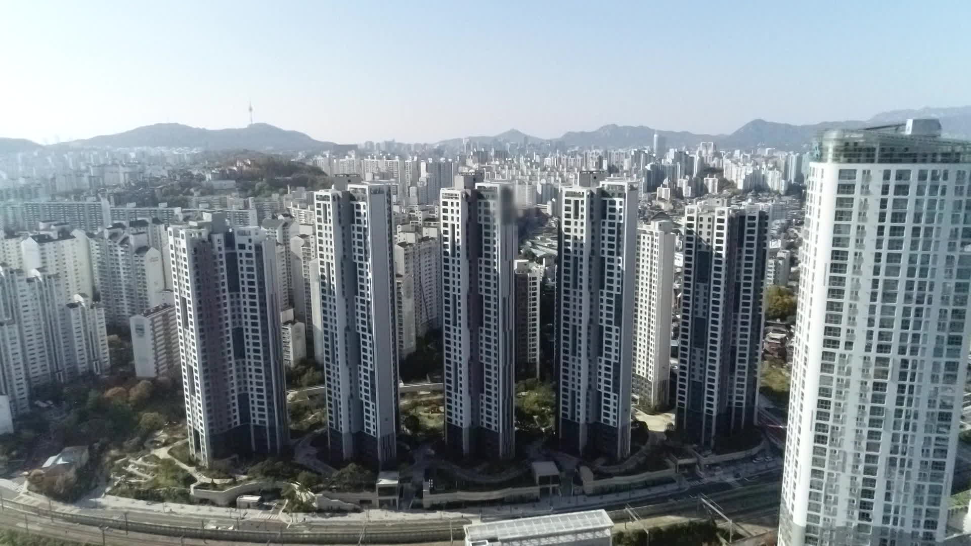서울 집값 전고점 속속 갱신…<br>금융당국, 은행권 긴급 소집