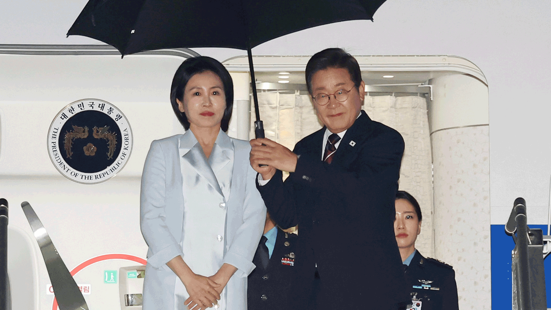 이 대통령, 1박 3일 G7 마치고 귀국길 올라…“정상 <br>외교 복원”