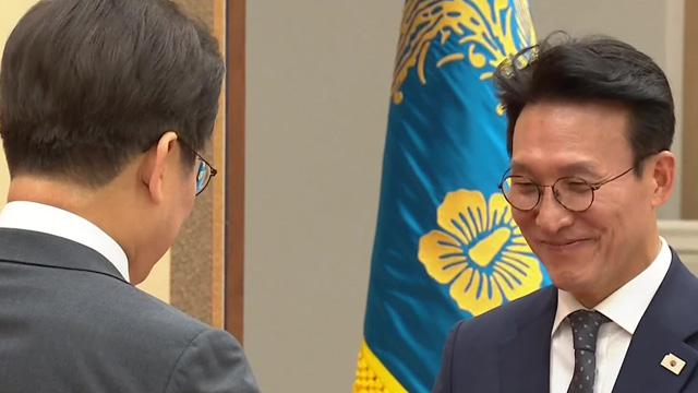 임명장 받은 김민석 총리, 농민단체 면담으로 공식 행보