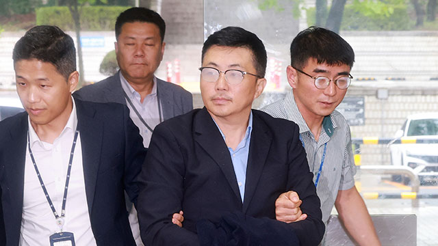 ‘김건희 집사’ 김예성 구속심사<br>…취재진 질문 ‘묵묵부답’