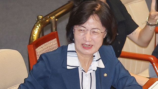 [속보] 국회, 신임 법사위원장에 추미애 선출…“권력기관 개혁 최선 다할 것”