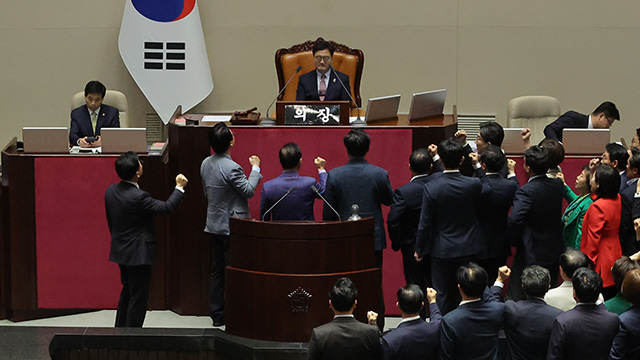 [속보] 우원식 국회의장 ”정부, 최상목 면직 통지…탄핵안 표결 중지”