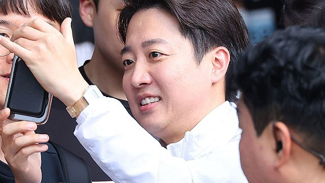 이준석, 여수 국가산단서 출정식…저녁 청계광장 집중유세