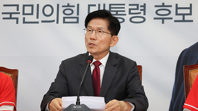 민주당 “탄핵 불복 선언 김문수, 후보 즉각 사퇴해야”
