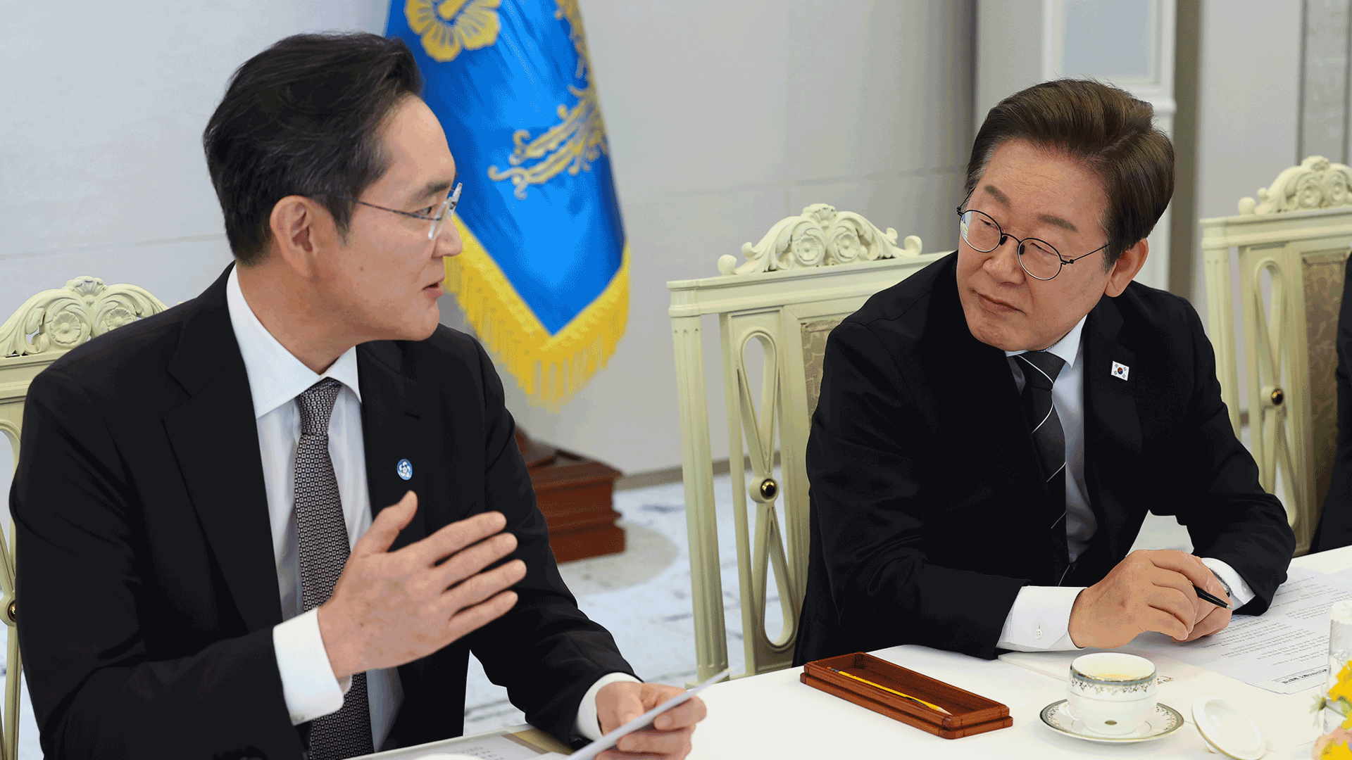 경제안보 긴급 점검회의…재계 만나선 “규제 과감하게 정리”