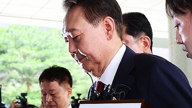 특검 “윤석열 점심 식사 후 조사실 입실 거부…출석 거부 간주할 수도”