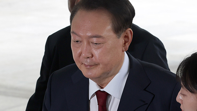 [속보] 윤 전 대통령 내란특검 2차 조사 불출석…첫 ‘소환 불응’