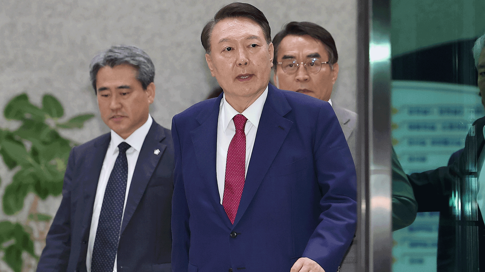 모레 구속영장 심사…윤 전 대통령 직접 나온다