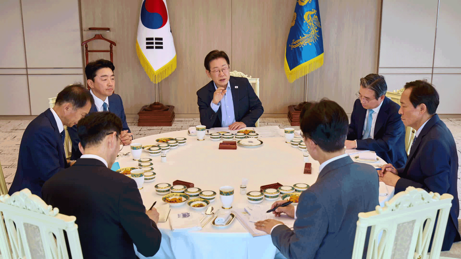 이 대통령 “일터의 죽음 멈출 특단의 조치 마련해야”