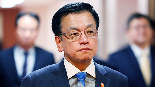 내란특검, ‘계엄 전 국무회의 참석’ 최상목 전 부총리 참고인 조사